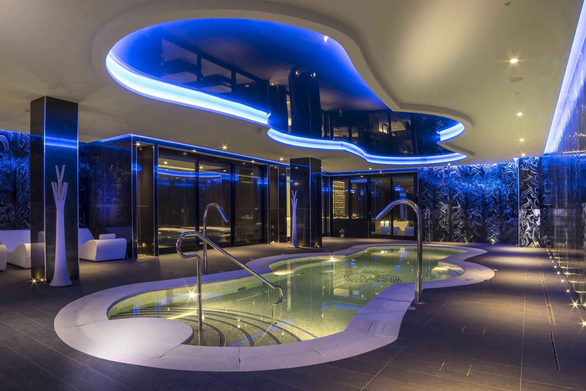 Single Room Spa Access