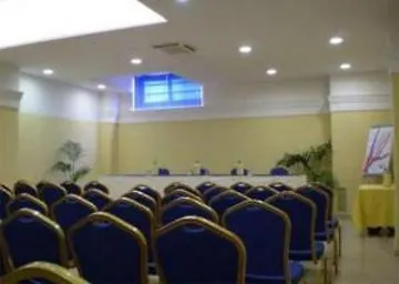 Gold Hotel-2